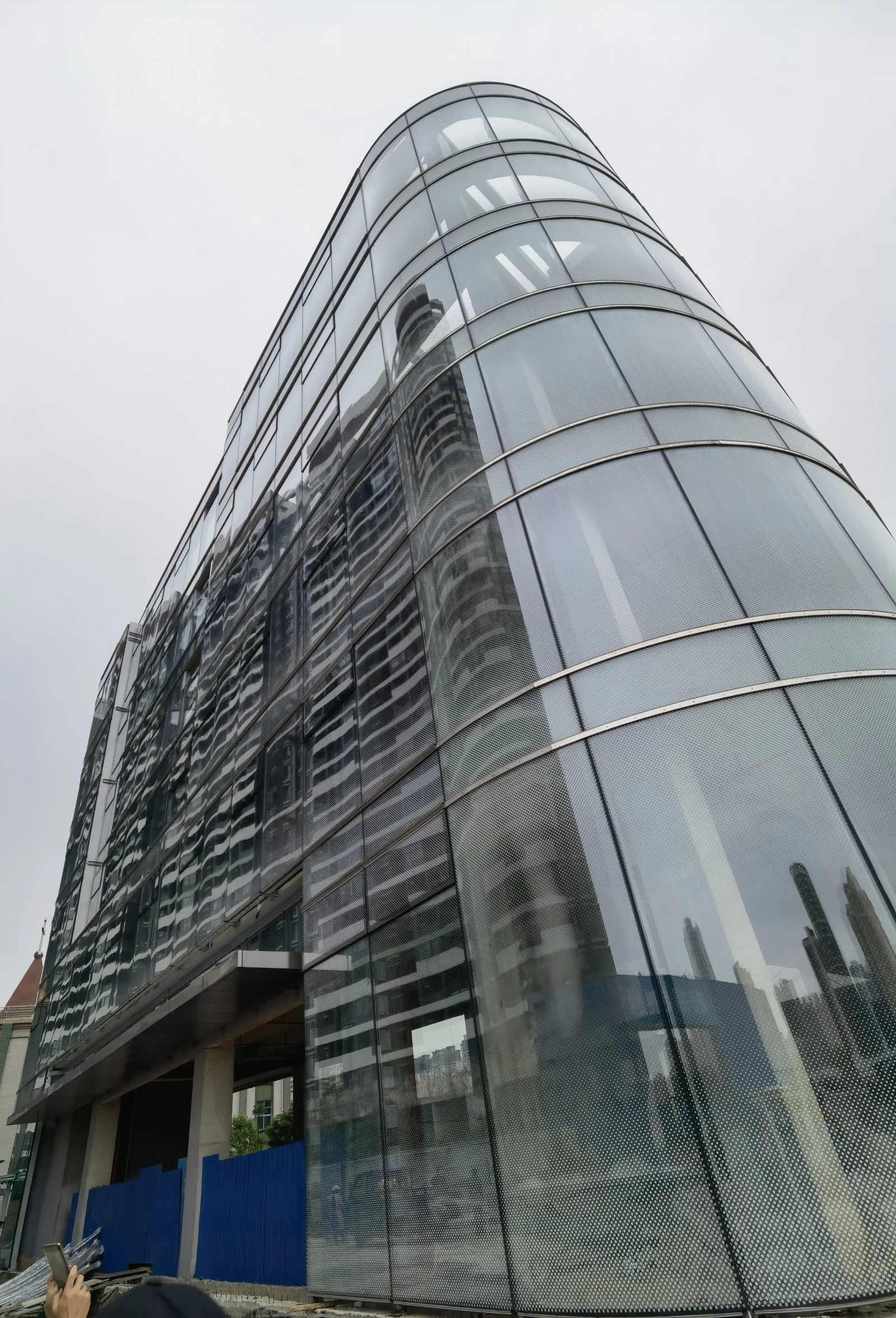 Curved facade detail reference